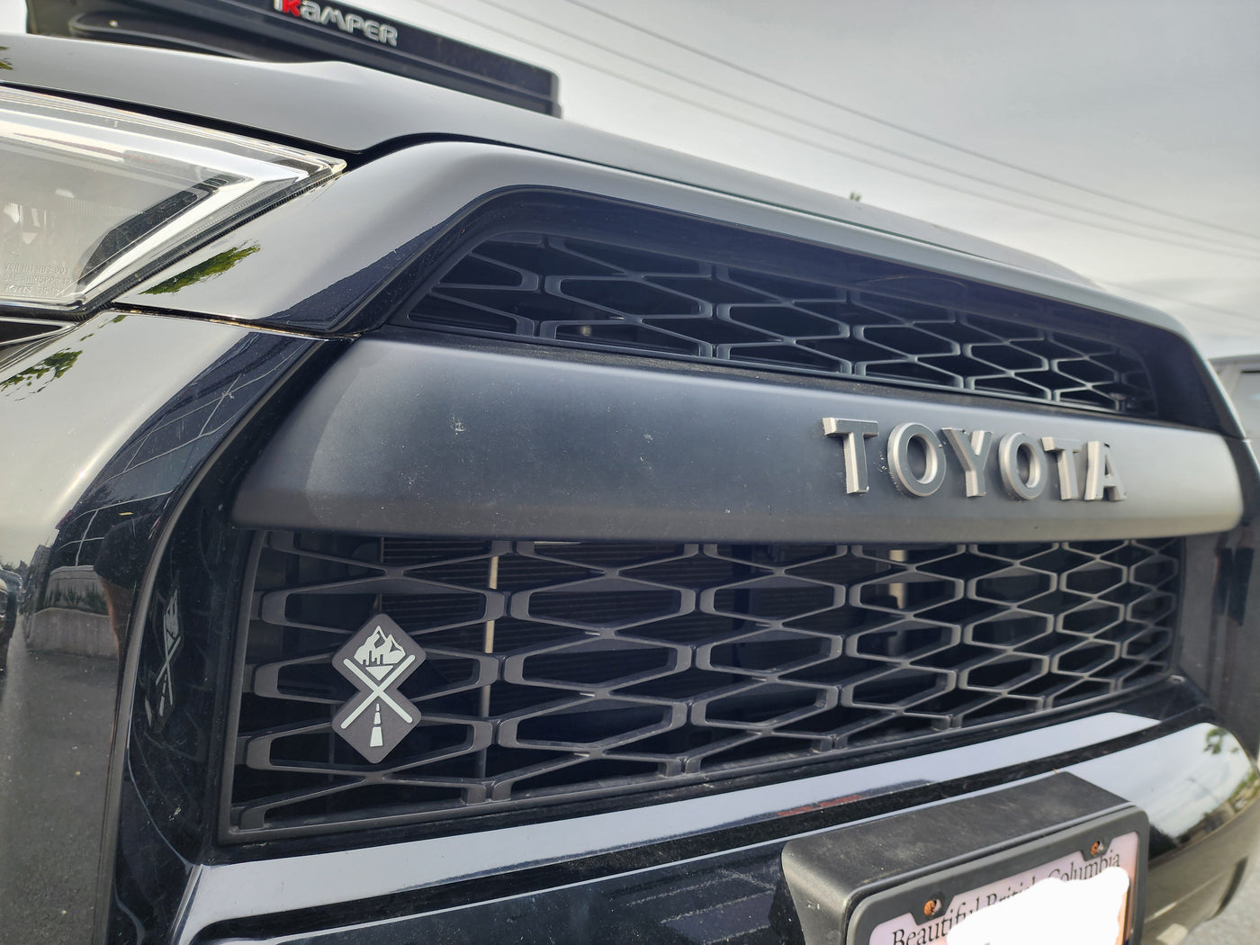 Universal Logo Grill Emblem
