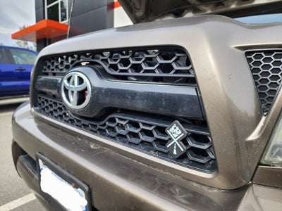 Universal Logo Grill Emblem