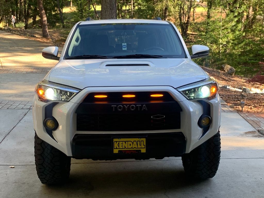 Cali Raised 2014+ Toyota 4Runner Grille Raptor LED Light kit