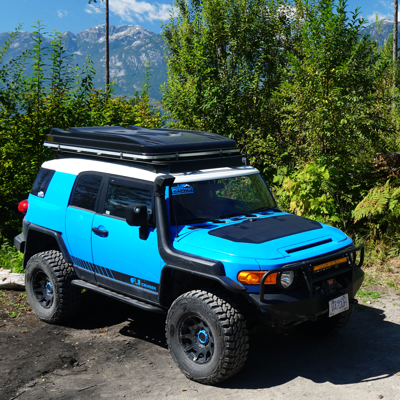 Cascadia 4x4 Toyota FJ Cruiser VSS System - 100 Watt Hood Solar Panel